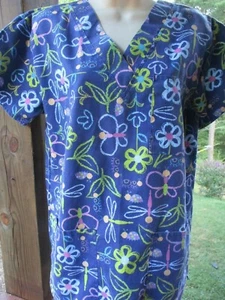 Just Love Brand SCRUB TOP Size XS Blue Background Flowers & Insects - Picture 1 of 5