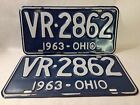 Lot de 2 - 1963 plaques d'immatriculation OHIO bleu marine/blanc VR•2862