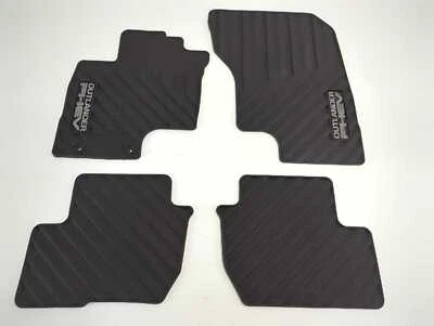 Nuevas alfombrillas de goma para todo tipo de clima Mitsubishi Outlander PHEV 4 piezas 2016-2022 OEM  Foto 1 de 4