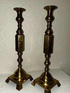 Centrotavola alto portacandele conico ottone vintage vittoriano - Foto 1 di 12