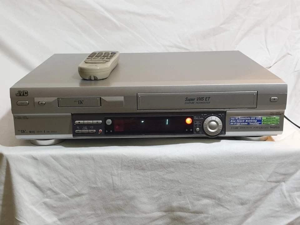 JVC HR-DVS3EU Videoregistratore Combinato - Immagine 1 di 4