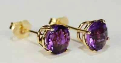 Aretes redondos de amatista de 2 quilates creados en laboratorio enchapados en oro amarillo de 14 quilates Foto 1 de 4
