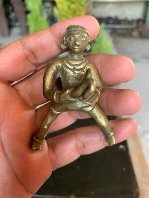 古董手工黄铜印度教神克里希纳童年形式崇拜偶像雕像 — 第 1/4 张图片