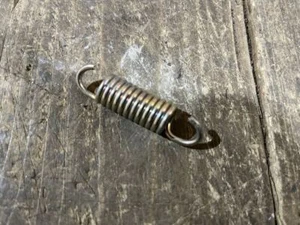 Honda CR93 C70 C72 C75 C77 Brake Shoe Spring, Genuine, NOS C715506 - Picture 1 of 2