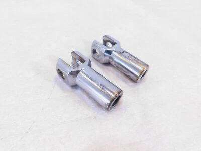 Par de soportes de montaje de clavija de pasajero Harley Davidson Softail cromados Foto 1 de 4