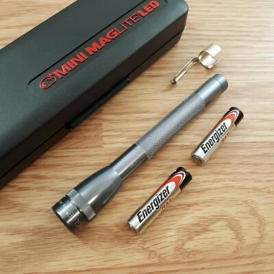 Mag-Lite Mini Mag LED Gris Grado Aeronáutico Aluminio Una Pieza Construcción 56034 Foto 1 de 4