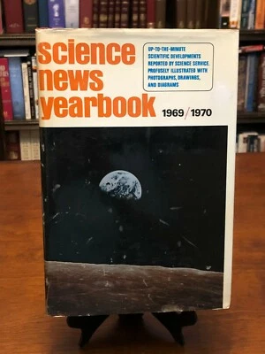 SCIENCE NEWS YEARSBOOK 1969/1970 by Science Service (VG Condition- Illustrated) - Image 1 of 4