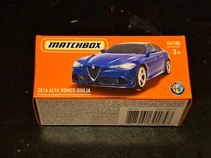 Matchbox Power Grabs: 2016 Alfa Romeo Giulia blau OVP - Bild 1 von 2
