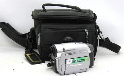 Sony Handycam DCR-HC96 MiniDV Camcorder 3.0MP Carl Zeiss Lens With Battery - Image 1 of 4