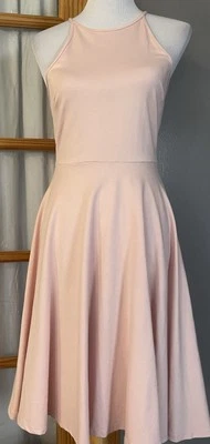 Vestido skatistas anos 80 soprano EUA M rosa fit & flare pescoço halter minimalista Barbie - Imagem 1 de 4