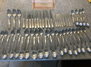 Vintage Wm Rogers “Beloved” Silverplate 65 Piece Flatware Set IS - Picture 1 of 11