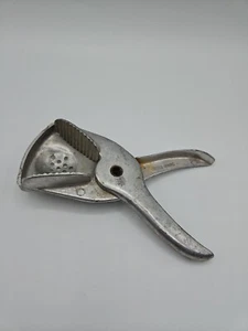 Vintage Irving Ware Lemon/Lime Citrus Squeezer Juicer Aluminum USA Made - Picture 1 of 3