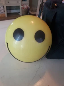 Brunswick Viz-A-Ball Smiley Gesicht Emoji Bowling Ball Hergestellt in den USA Gelb 7 Pfund - Bild 1 von 13