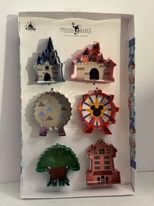 DISNEY PARKS MOUSEWARES ICONA ATTRAZIONI TAGLIABISCOTTI SET DI 6 NUOVI - Foto 1 di 4