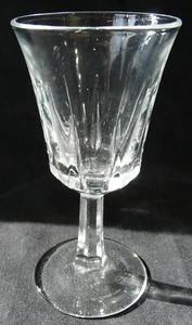 Verre à liqueur taillé sur pied 2,7 cl – vintage élégant – REF 1610 - Picture 1 of 6