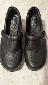 BOC BORN CONCEPT BLK CLOG SLIP ON SHOES WITH 2" WEDGE HEELS OSTRICH PRINT SZ 8 - Picture 1 of 6