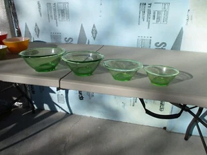 HOCKING GLASS 4 PIECE GREEN MIXING BOWL SET - Picture 1 of 2
