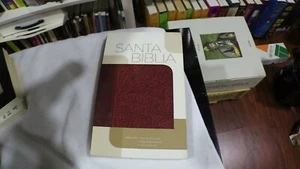 Santa Biblia Reina Valera Version 1960 - Picture 1 of 11