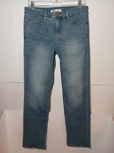 Levis Totally Shaping Mid Rise Straight Leg Jeans Women Sz 8S Blue Stretch 30X28 - Picture 1 of 13
