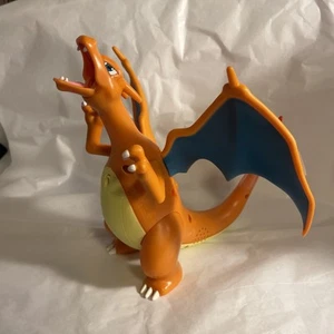 Pokemon Flame & Flight 2022 Deluxe Electronic Charizard Lights,Sounds & Motion - Picture 1 of 7
