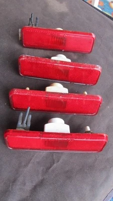 Par de luces marcadoras laterales traseras para Dodge Plymouth 72-76 3587441 con retenedor de tuercas LOTE (4) Foto 1 de 4