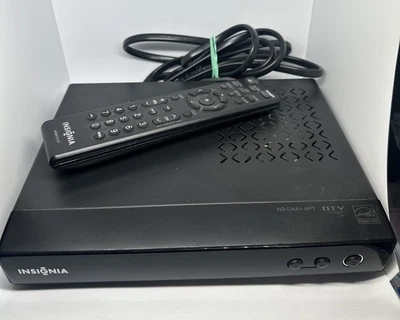 INSIGNIA NS-DXA1-APT HD DTV DIGITAL-TO-ANALOG TV TUNER CONVERTER BOX with REMOTE - Image 1 of 4