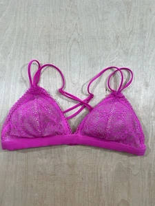 Victoria’s Secret Lined Lightly Padded Crochet Lace Bralette Bra Sz Small Pink - Picture 1 of 8