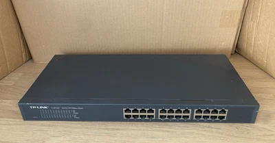 TP-Link TL-SF1024 Ver: 8.1 with No Brackets TP-Link 24-Port Unmanaged Switch - Image 1 of 4