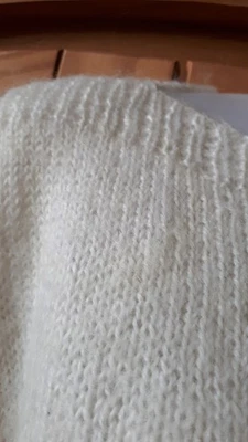 Handgestrickter noch neuer flauschiger Wollpulli wollweiß 36 38 S - Bild 1 von 4