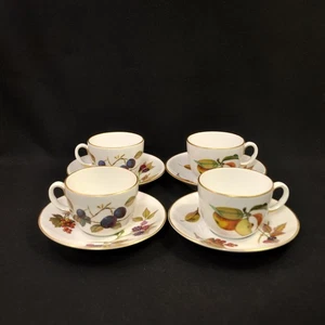 Royal Worcester 4 Cups & Saucers Evesham Gold Apples Plums & Leaves 1961-2015 - Picture 1 of 12
