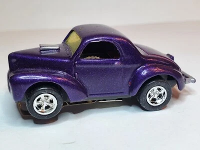 WILLYS PURPLE CUPÉ T-Jet HO Slot Car, chasis AW, LLANTAS CRAIG, NEUMÁTICOS NUEVOS Foto 1 de 4