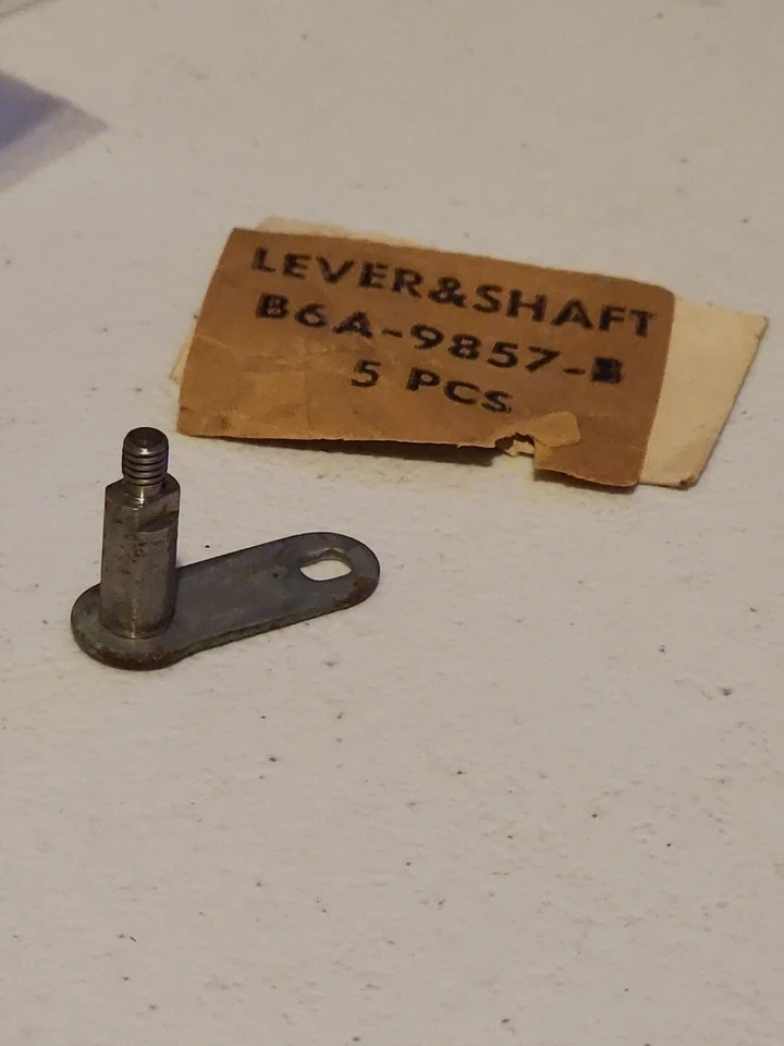 PARTE PALANCA Y EJE CARBURADOR FORD NUEVO DE LOTE # B6A-9857-B Foto 1 de 2