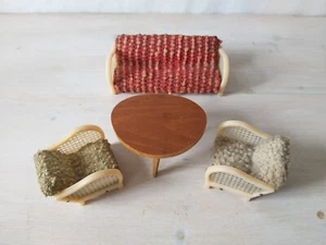 Crailsheimer Wohnzimmersitzgruppe bestehend aus 2 Sessel und 1 Couch, M 1:18 - Bild 1 von 11