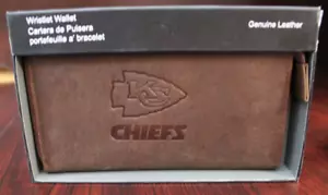 Evergreen NFL Kansas City Chiefs Brown Leather Womens Wristlet - Picture 1 of 2