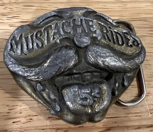 Hebilla de cinturón vintage bigote paseos 5 centavos motociclista vaquero motociclista - Imagen 1 de 5