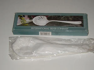 NUEVA EN CAJA International Silver Company cuchara baya plateada 10 pulgadas n.o 99110695 - Imagen 1 de 1
