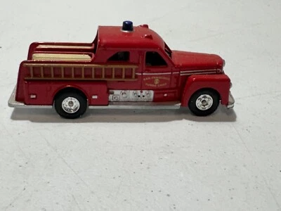 Corgi Fire Heroes 1951 Seagrave 2002 sedán bomba departamento de bomberos de San Francisco  Foto 1 de 4