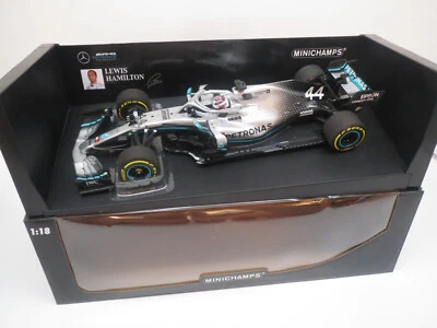 Minichamps 110190044 Mercedes-AMG Petronas (2019) "L.Hamilton #44" 1:18(916) - Bild 1 von 4