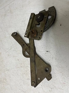 TRIUMPH HERALD VITESSE RIGHT HAND DOOR WINDOW REGULATOR MECH - Picture 1 of 2