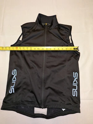 CHALECO CORTAVIENTOS SKINS CICLO GRAFITO/NEGRO HOMBRE MEDIANO NUEVO MODELO ACTUAL Foto 1 de 4