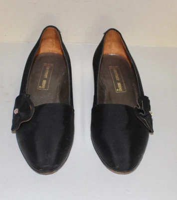 Geoffrey Beene kitten heel black silk loafers with side flower 5.5 B  - Image 1 of 4