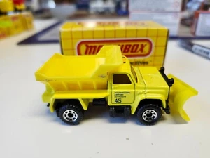 1990 Matchbox MB45 Snow Plow In Yellow - Picture 1 of 5