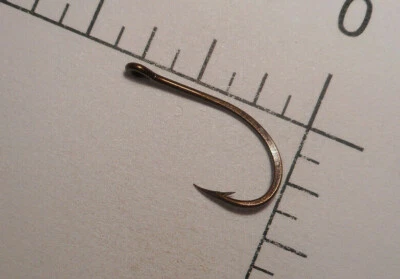 ANTIQUE MUSTAD #3 FLY TYING HAMECONS FORGES RONDS BRONZED HOOKS CHRISTIANIA 530B - Image 1 of 4