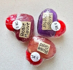 Lip Gloss Set of 2, Heart Shaped, Organic, Natural, Flavored, Cruelty-free - Picture 1 of 2
