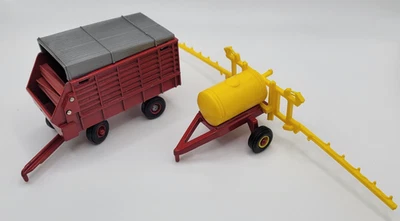 Vintage Ertl International Century Pull Type Sprayer & Silage Chopper 1:64 Scale - Image 1 of 4