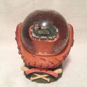 Rare 2000 Winler’s Oriole Park at Camden Yards Musical Waterglobe, First Edition - Picture 1 of 1