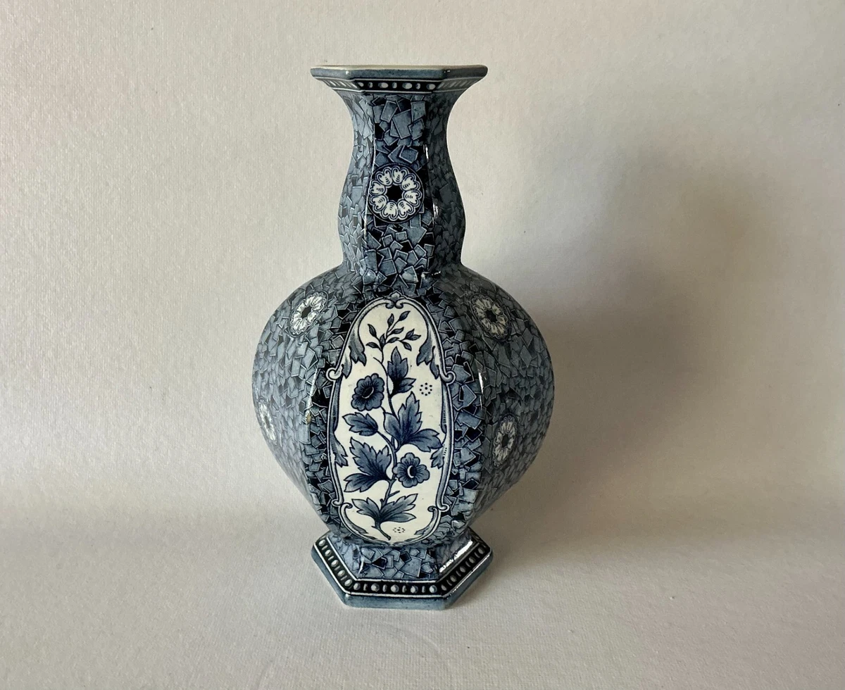 中国　紅釉　面取六角瓶　V　R5455B 中国 紅釉 面取六角瓶 V R5455B 美術品・アンティーク・コレクション