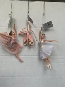 Bailarinas en poses de ballet 1 zapatos rosa 1 blanco punta de resina todos en perfecto estado - Imagen 1 de 6