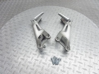 2000 97-00 Honda CBR1100XX Blackbird CBR1100 Rear Foot Passenger Peg Left Right - Image 1 of 4