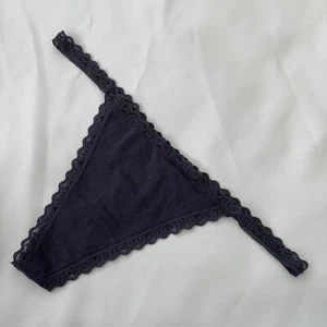 Victoria’s Secret Navy Grey Lace Trim Cotton V-String Panties - Size M - BNWT - Picture 1 of 3